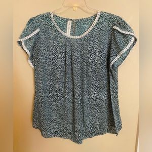 Blouse perfect for work! Very comfortable!